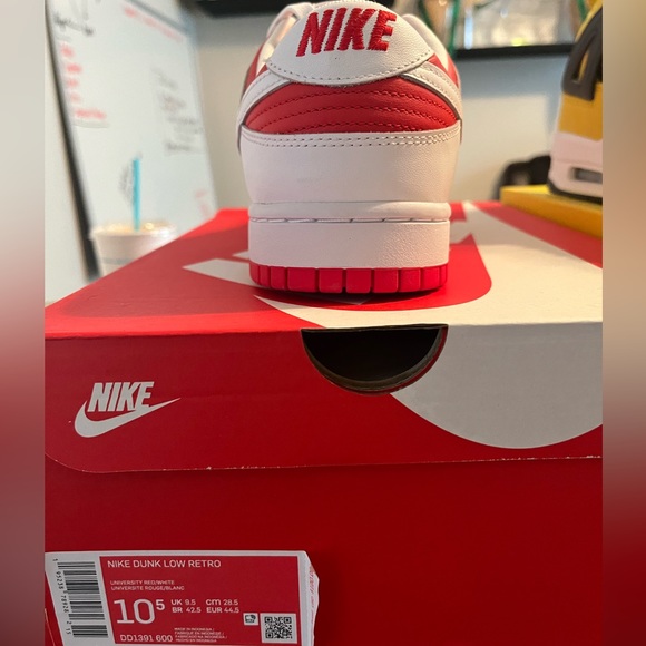 Nike Dunk Low Championship Red - Picture 3 of 3